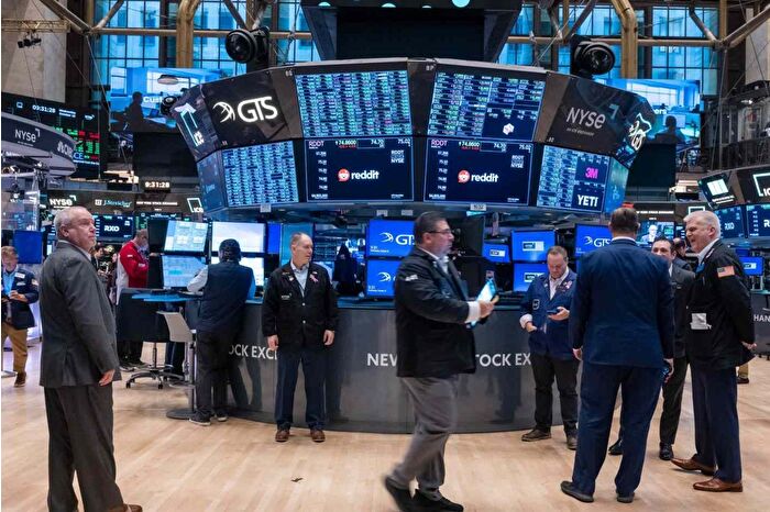 Nasdaq ve S&P 500 endeksleri rekor seviyelerini gördü