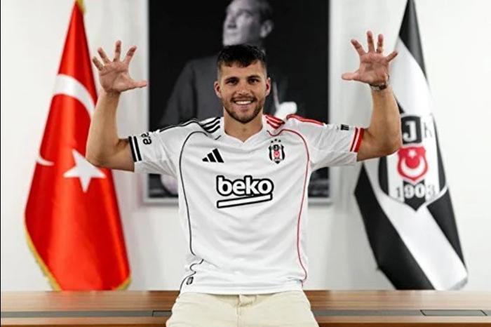 Beşiktaş, Çek futbolcu David Jurasek'i kadrosuna kattı