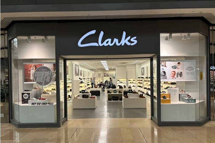 İngiliz ayakkabı devi Clarks, ekonomik zorluklar nedeniyle bin 200 çalışanını işten çıkardı