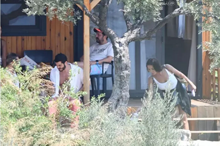 Burak Deniz ve Yaren Güldiken Datça’da tinyhouse tatilinde görüntülendi
