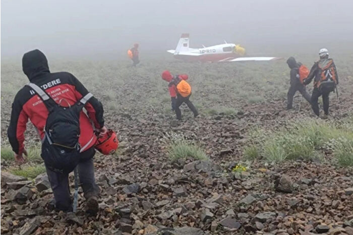 Erzurum-Rize kırsalında özel uçak düştü: Pilot hayatını kaybederken yolcu sağ kurtarıldı
