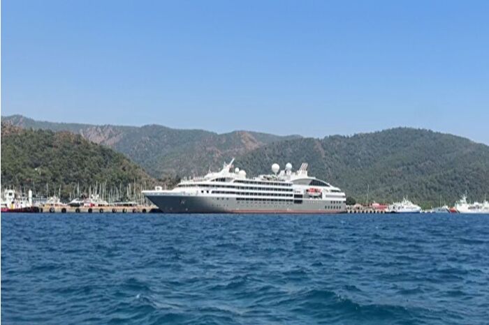 'L Austral' kruvaziyeriyle 200 CEO Marmaris'e geldi