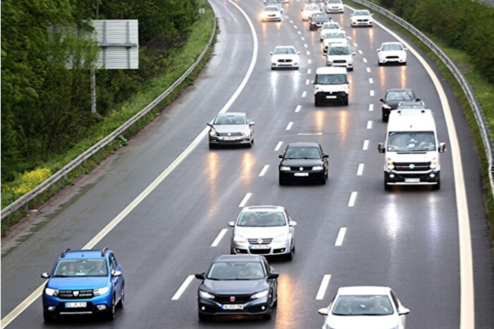 Trafiğe haziranda 189 bin 237 aracın kaydı yapılırken 4 bin 684 aracın kaydı silindi, böylece trafikteki toplam araç sayısı 184 bin 553 adet arttı