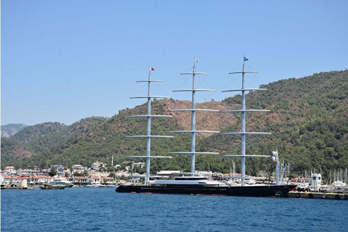 Maltese Falcon isimli lüks yat Marmaris'te