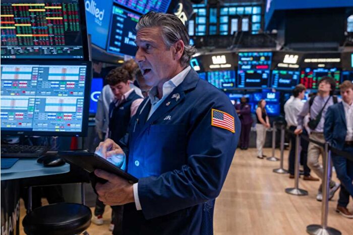 S&P 500 ve Nasdaq endekslerinden kapanış rekoru
