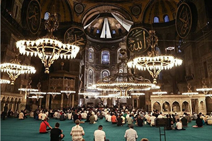 Ayasofya-i Kebir Camii ibadete açıldığı 24 Temmuz 2020’den bu yana 40 milyon kişiyi ağırladı