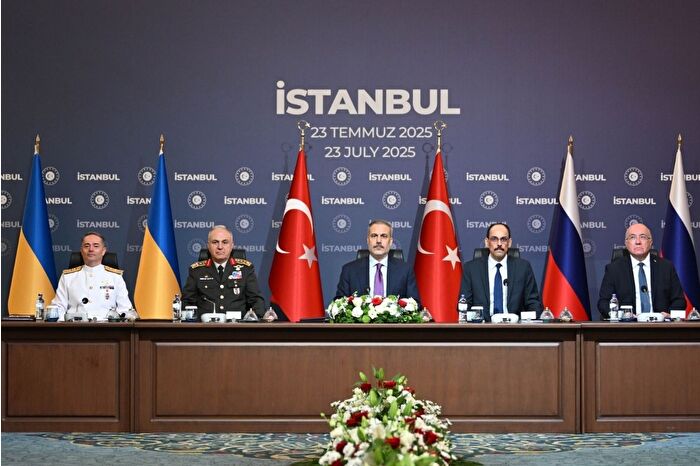 Rusya-Ukrayna 3'üncü tur görüşmeleri için bir araya geldi