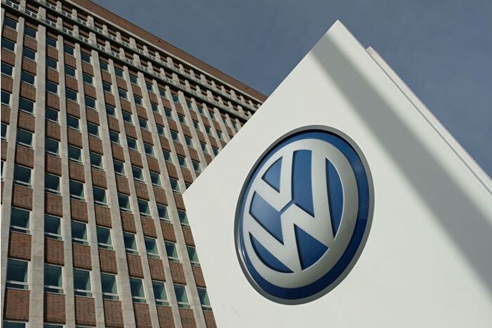 Alman otomotiv devi Volkswagen, gümrük tarifeleri nedeniyle yılın ilk yarısında 1,5 milyar dolarlık zarar açıkladı