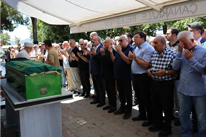 Dardanel Yönetim Kurulu Başkanı Niyazi Önen’in kayınvalidesi son yolculuğuna uğurlandı