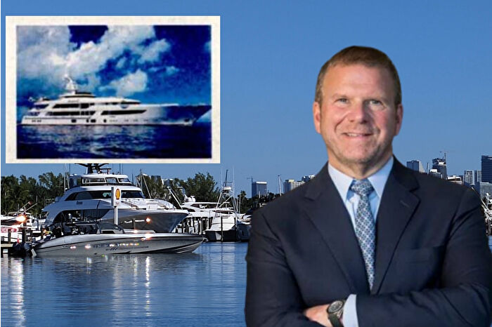 ABD’nin Roma Büyükelçisi Teksaslı milyarder Tilman Fertitta yatta kalıp, helikopter ile işe gidiyor