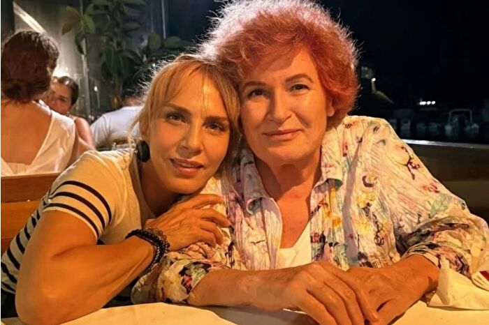 Selda Bağcan ve Sertab Erener Bodrum'da bir araya geldi