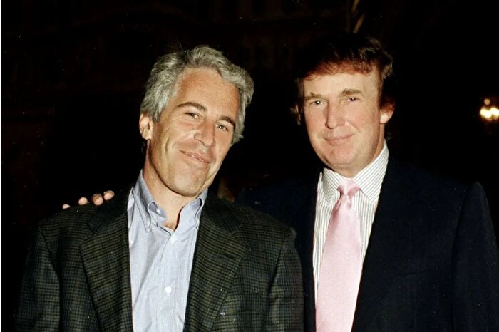 FBI ekibinin, gizlilik korumaları nedeniyle, Trump'ın ismini Epstein dosyalarından sildiği iddia edildi