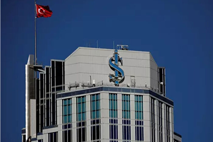 İş Bankası'nda iki genel müdür yardımcısı görevden ayrıldı