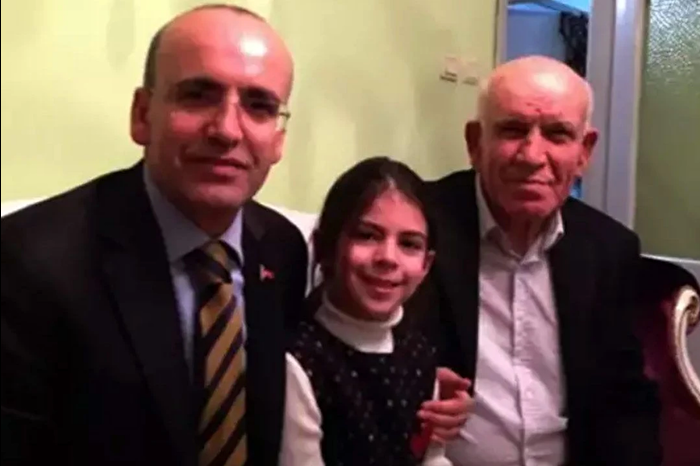 Hazine ve Maliye Bakanı Mehmet Şimşek'ten vefat eden ağabeyi için 'baba yarım' paylaşımı