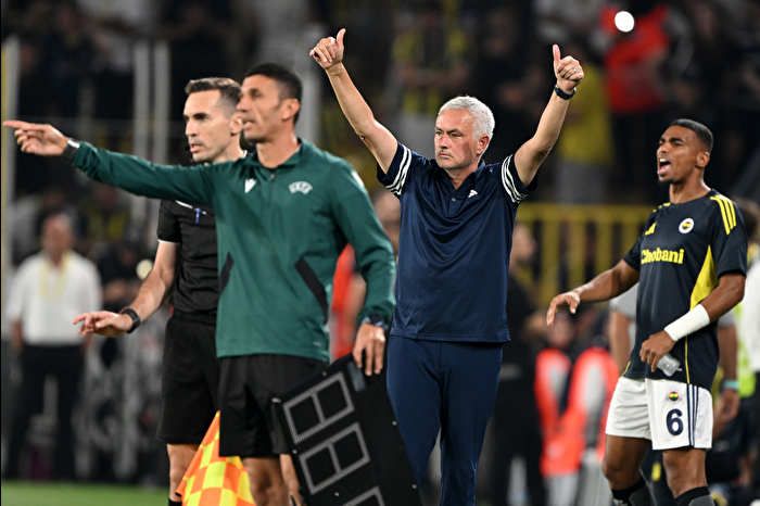 Hollanda basınından Mourinho vurgusu: 'O hala özel biri'