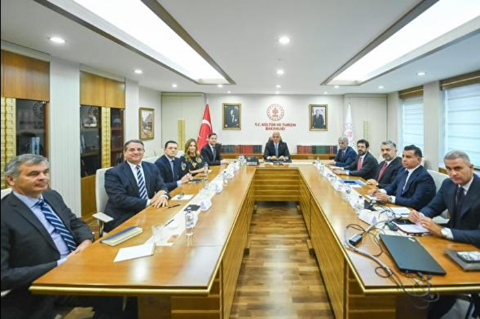 Kültür ve Turizm Bakanı Mehmet Nuri Ersoy açıkladı: Spotify 2026'da Türkiye'de ofis açacak