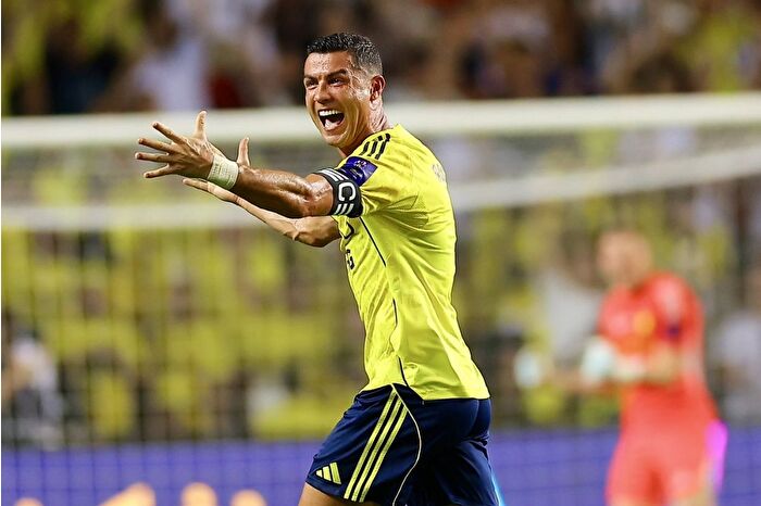 40 yaşındaki Ronaldo, Suudi Arabistan Süper Kupa finalinde attığı golle tarihe geçti
