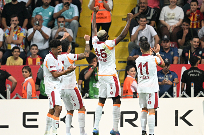 Galatasaray Kayseri'de farklı kazandı