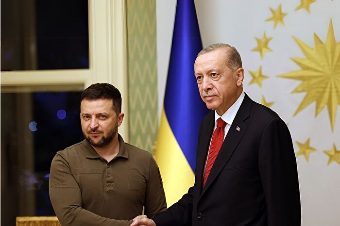Cumhurbaşkanı Erdoğan, Ukrayna Devlet Başkanı Zelenskiy ile görüştü