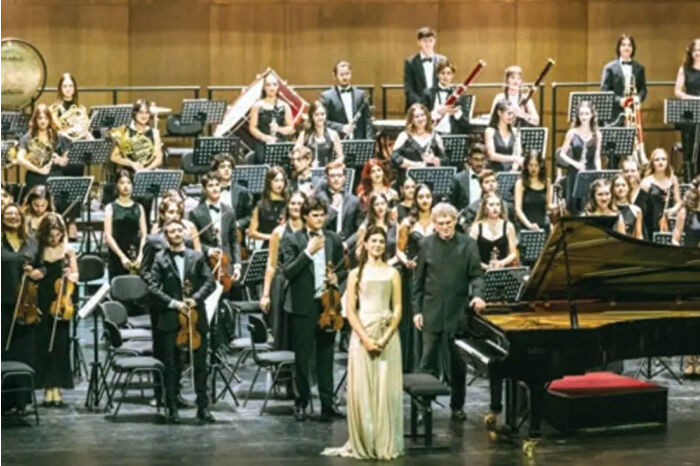 Piyanist İlyun Bürkev Avrupa turnesinde