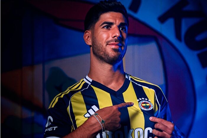 Fenerbahçe, İspanyol futbolcu Marco Asensio ile sözleşme imzaladı