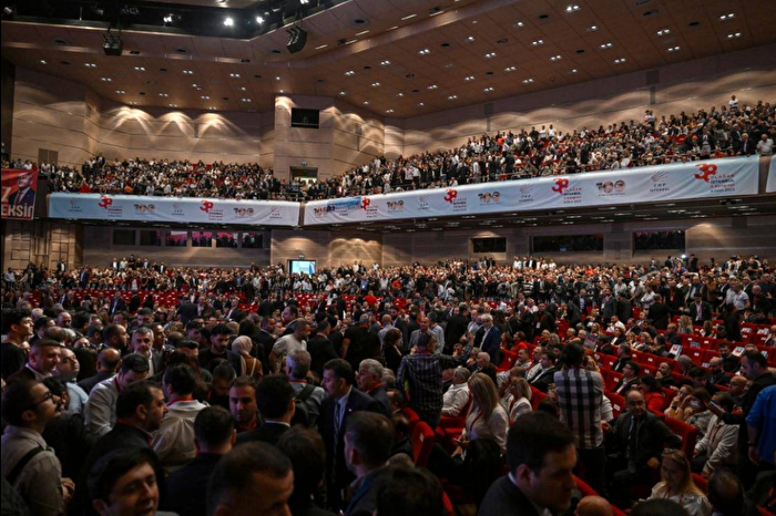 CHP İstanbul Kongresi iptal edildi, mevcut yönetim görevden alındı
