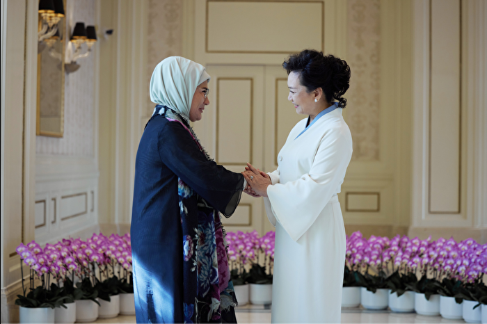 Emine Erdoğan'dan Çin temaslarına ilişkin video paylaşımı