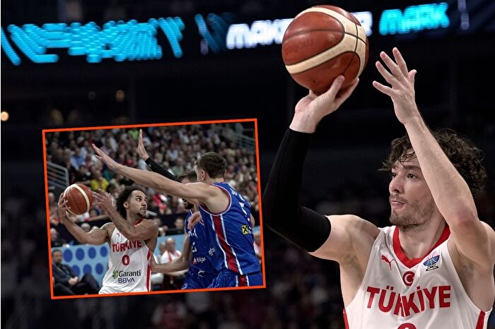 12 Dev Adam, EuroBasket 2025'in favorilerinden Sırbistan'ı devirerek 5'te 5 yaptı, son 16'da İsveç ile eşleşti