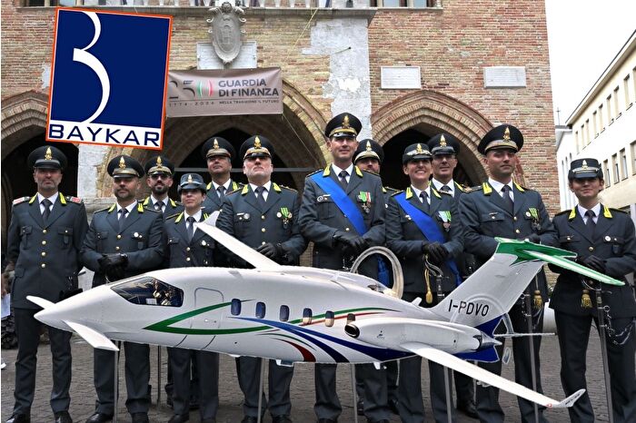 Baykar'ın satın aldığı Piaggio Aerospace, İtalyan mali polisi Guardia di Finanza'ya bir adet P.180 Avanti EVO uçağı teslim edecek