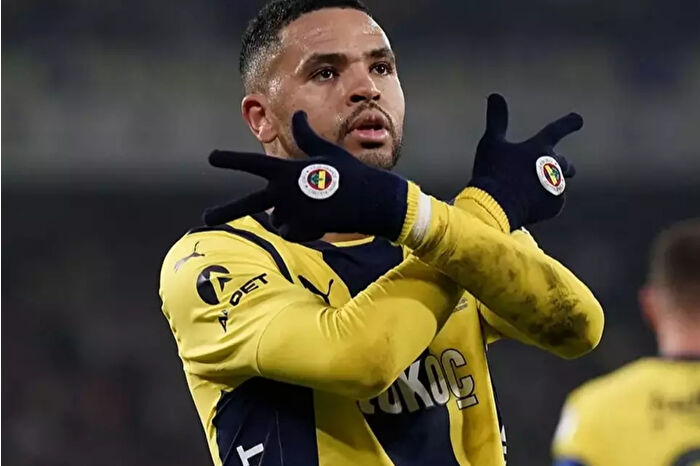 Fenerbahçe, Suudi Arabistan’dan gelen astronomik tekliflere rağmen Youssef En-Nesyri’yi satmayı düşünmüyor
