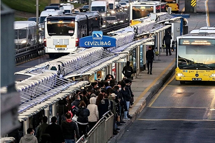 İstanbul'da eğitim öğretim yılının başlayacağı pazartesi günü toplu ulaşım 06.00-16.00 saatlerinde ücretsiz olacak