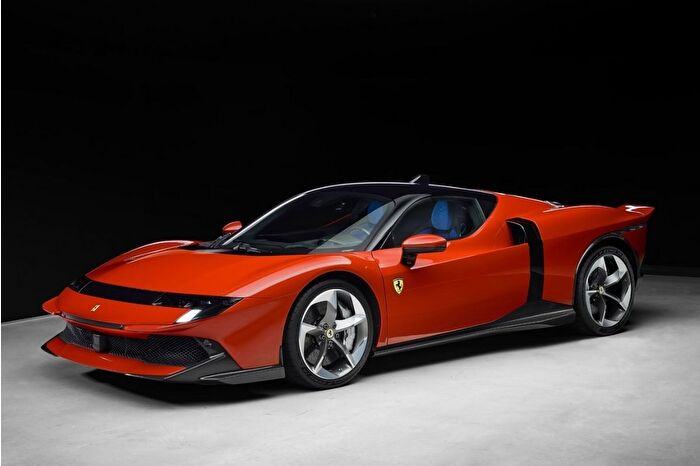 Ferrari Testarossa geri döndü