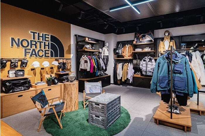 Yüksek maliyetler nedeniyle The North Face,  Gelişim Tekstil’den siparişlerini yüzde 80 oranında çekme kararı aldı