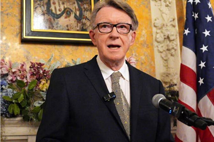 Britanya'nın Washington Büyükelçisi Lord Mandelson, Jeffrey Epstein ile olan dostluğu hakkında ortaya çıkan yeni detaylar sonrası görevden alındı