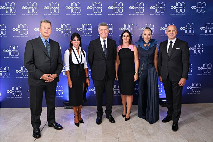 Sabancı Topluluğu 100'üncü yaşını 'Geçmişe saygı, bugüne güven, geleceğe inançla' sloganıyla özel bir konserle kutladı