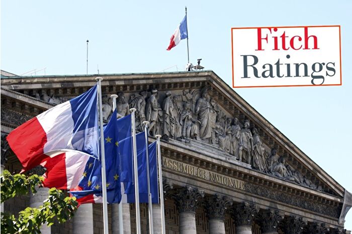 Fitch, Fransa'nın kredi notunu düşürdü