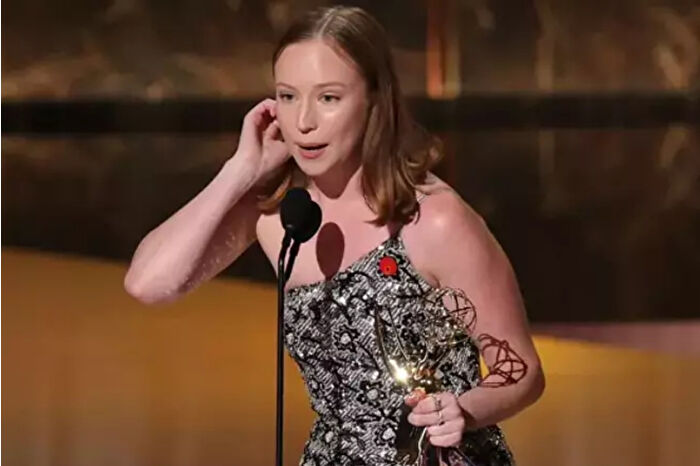 77’nci Primetime Emmy Ödülleri sahiplerini buldu, Yahudi aktrist Hannah Einbinder konuşmasını ‘Filistin’e özgürlük’ çağrısıyla tamamladı