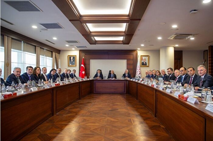 Gıda Komitesi, Hazine ve Maliye Bakanı Mehmet Şimşek'in ev sahipliğinde toplandı