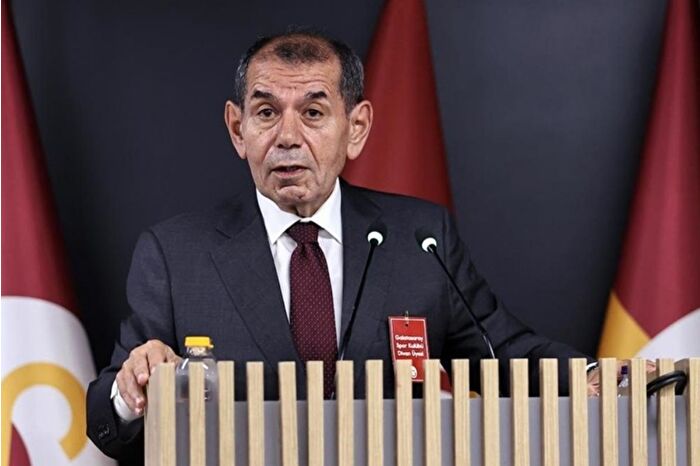 Galatasaray Başkanı Dursun Özbek'ten Şampiyonlar Ligi öncesi futbolculara müjde