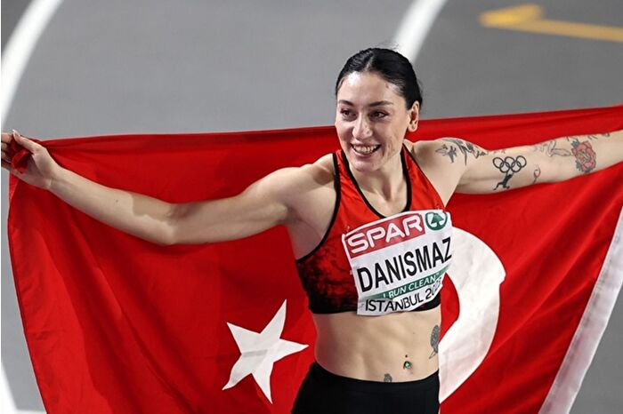 Milli sporcumuz Tuğba Danışmaz, 20. Dünya Atletizm Şampiyonası'nda finale yükseldi