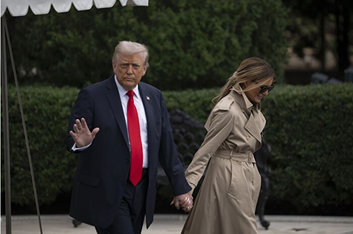 Donald Trump ve eşi Melania’nın İngiltere ziyareti için kullandığı uçak çarpışma tehlikesi atlattı