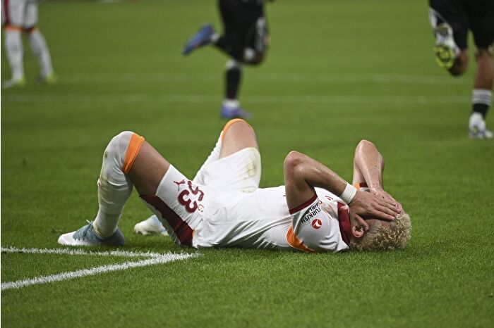 Galatasaray Şampiyonlar Ligi'ne 5-1'lik Eintracht Frankfurt yenilgisiyle başladı