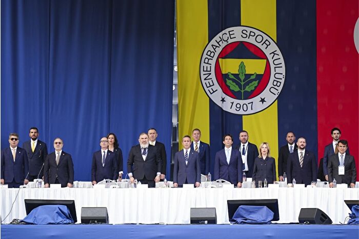 Fenerbahçe'nin toplam borcu ortaya çıktı, kongrede gergin anlar da yaşandı