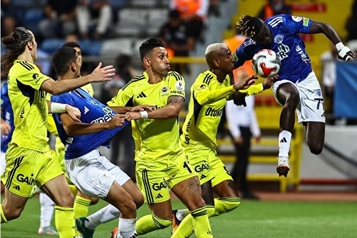 Fenerbahçe, Kasımpaşa deplasmanında berabere kaldı, lig yarışında 2 puan bıraktı