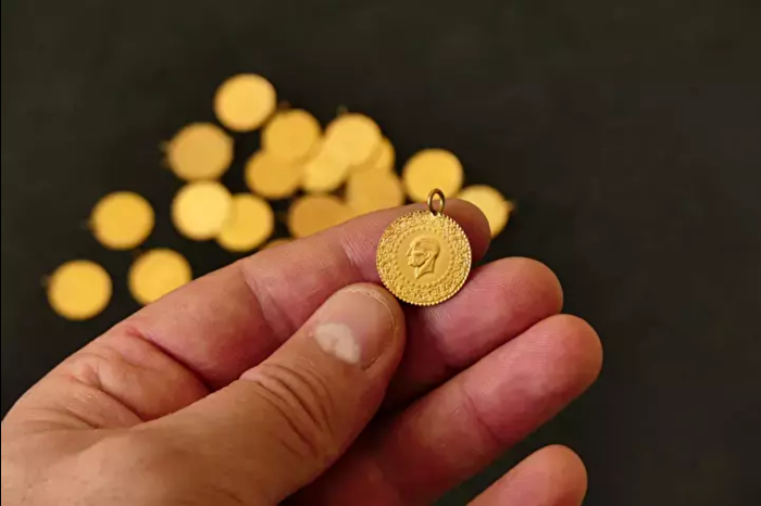 Gram altın güne 5 bin liranın üstüne çıkarak yeni bir rekorla başladı