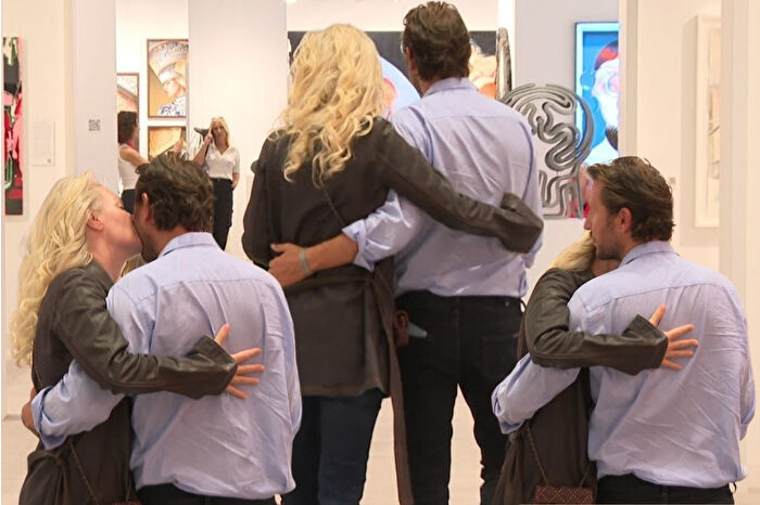 Alara Koçibey'in sevgilisi Eren Morova'yla Contemporary İstanbul'da romantik anları