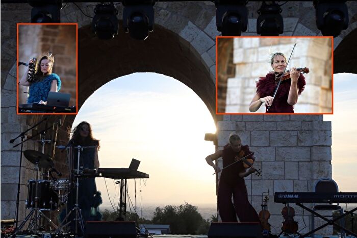Tralleis Antik Kenti'nde İsveçli topluluk YoJuliet konser verdi