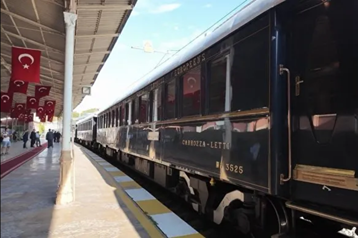 Ulaştırma ve Altyapı Bakanı Abdulkadir Uraloğlu duyurdu: Orient Express bu yıl ikinci kez Türkiye yolunda