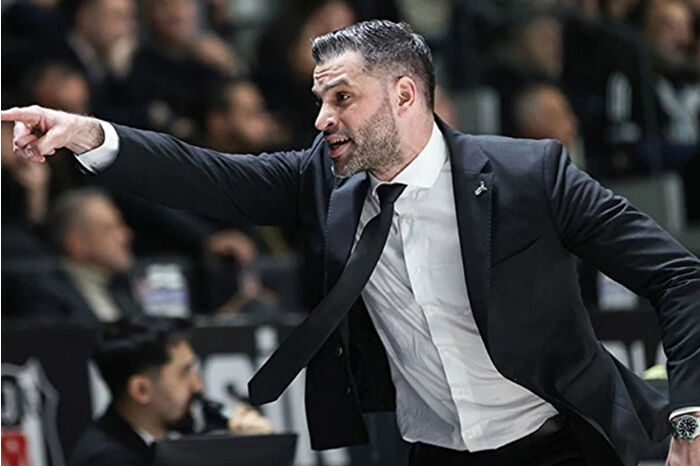 Beşiktaş GAİN’in başantrenörü Dusan Alimpijevic’e Sırbistan Basketbol Milli Takımı’ndan başantrenörlük teklifi geldi