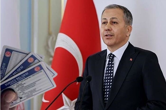İçişleri Bakanı Ali Yerlikaya: Eski tip sürücü belgelerini yenileme süresi uzatılmayacak